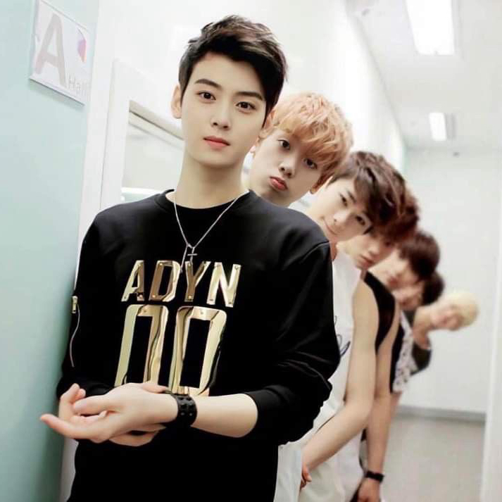 Recent activity shot of Cha Eunwoo