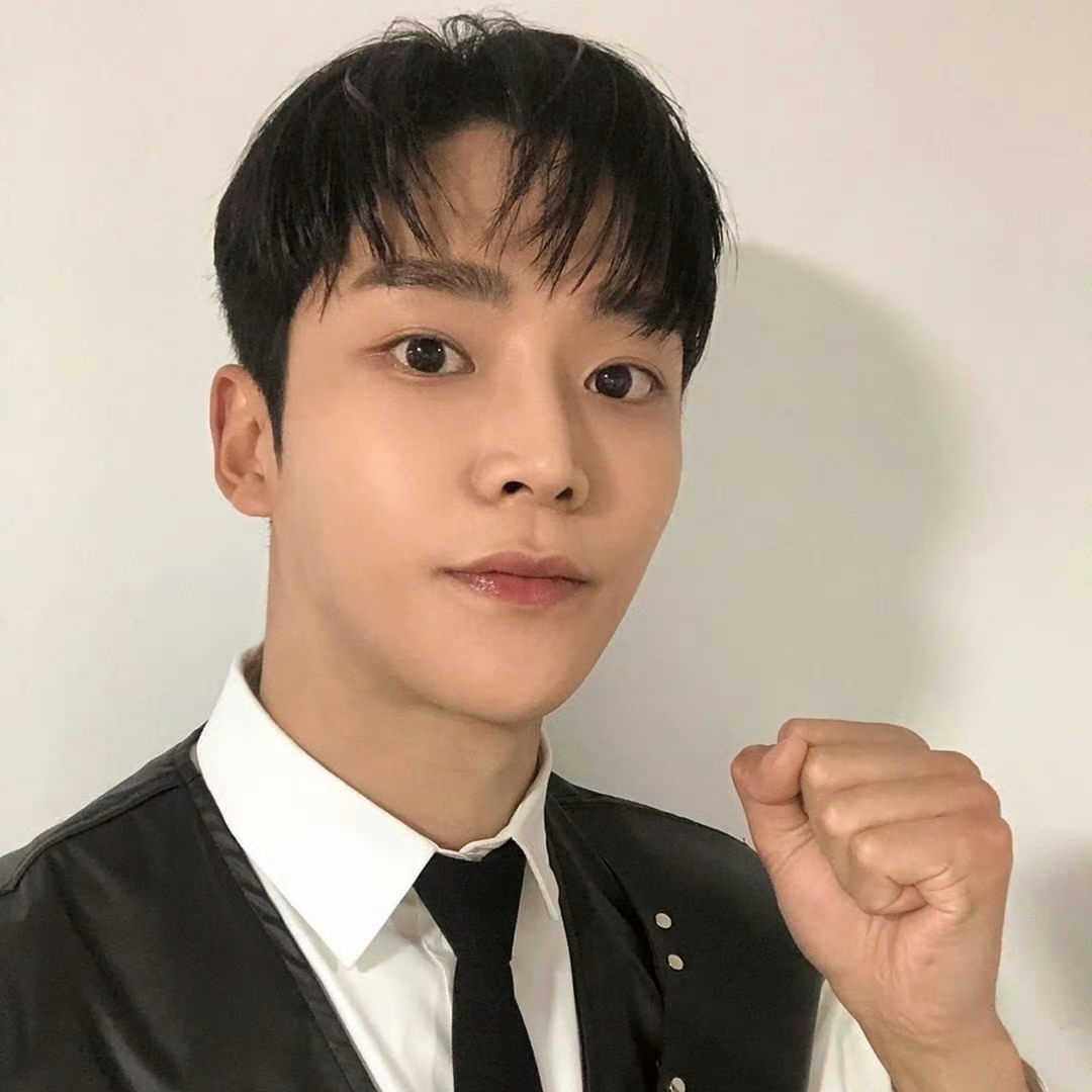 Foto terbaru dari Rowoon