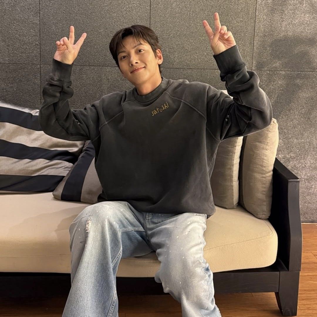 Behind-the-scenes cut of Ji Changwook