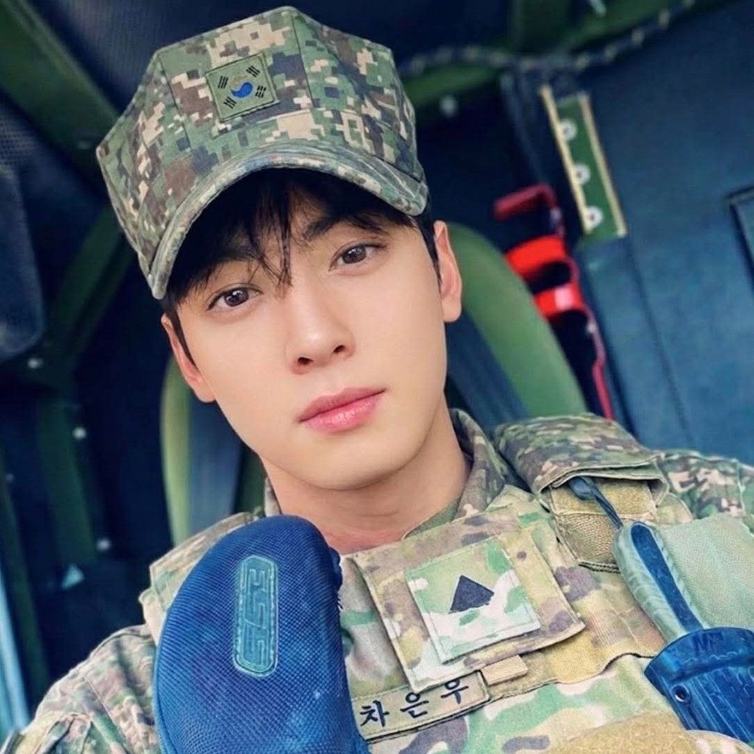 Latest photo of Cha Eunwoo