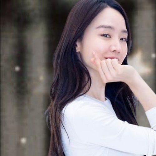 Behind-the-scenes cut of Shin Haesun