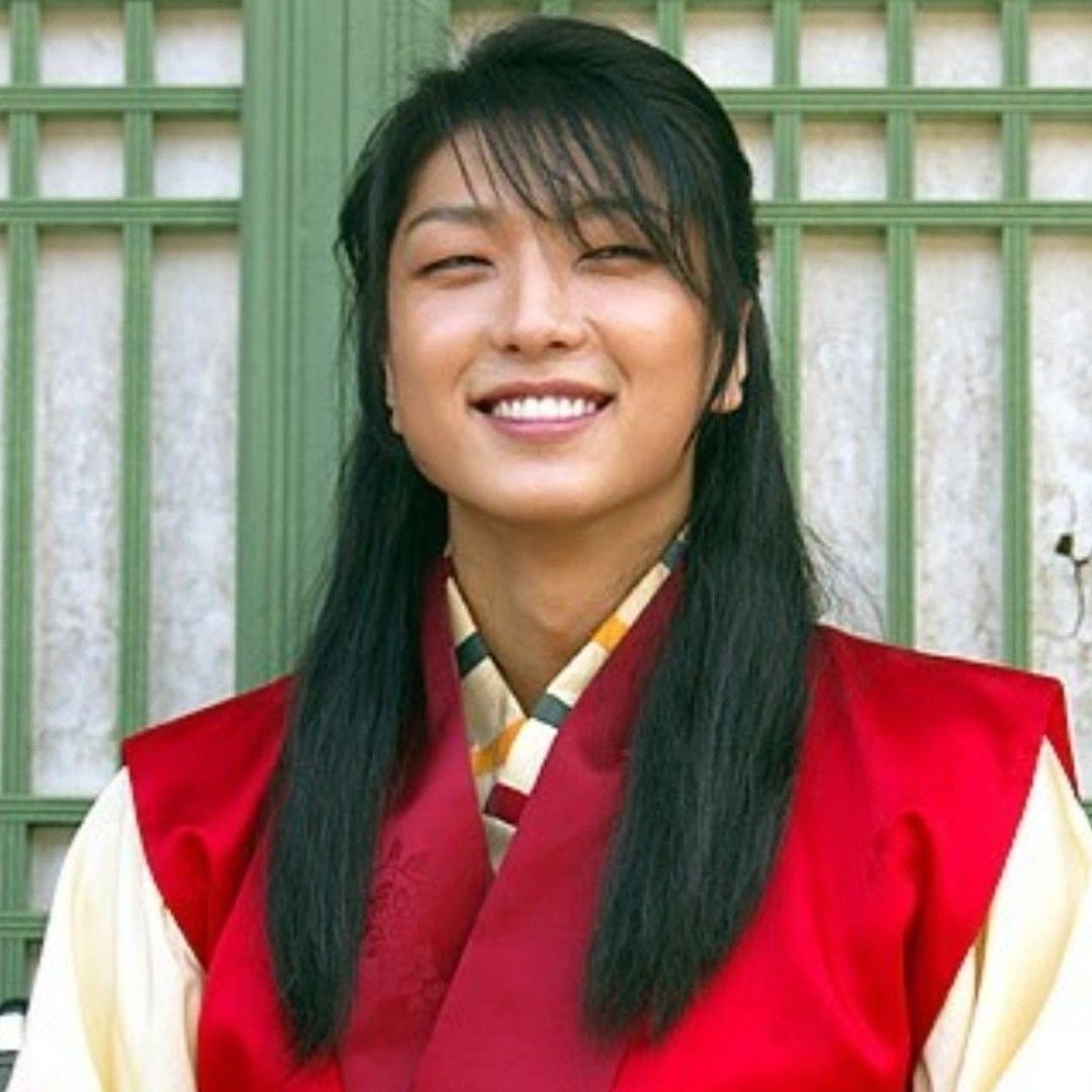 A moment captured by a fan of Lee Joongi