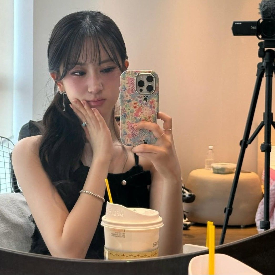 Behind-the-scenes cut of Jeon Yujin