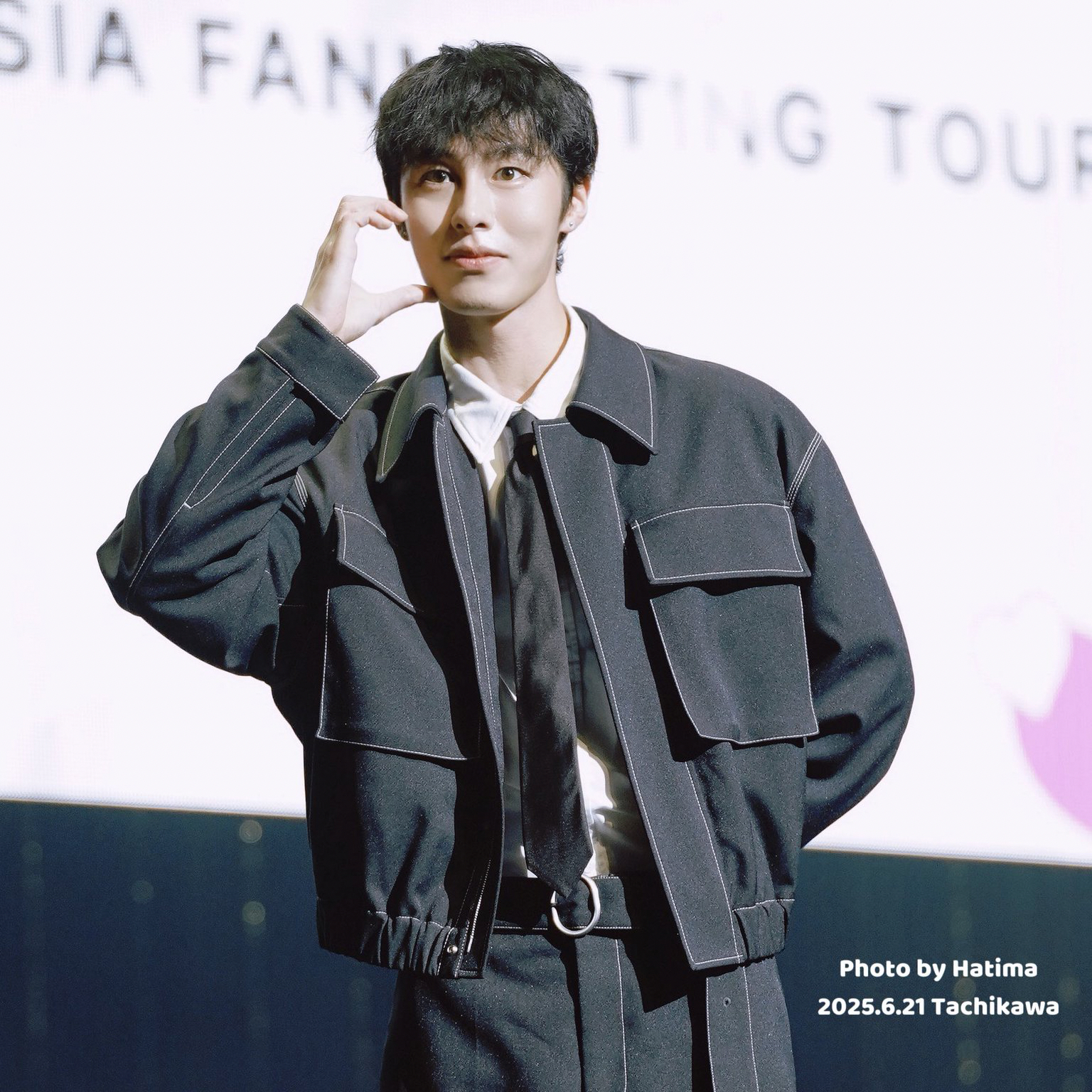 A moment captured by a fan of Lee Jaewook