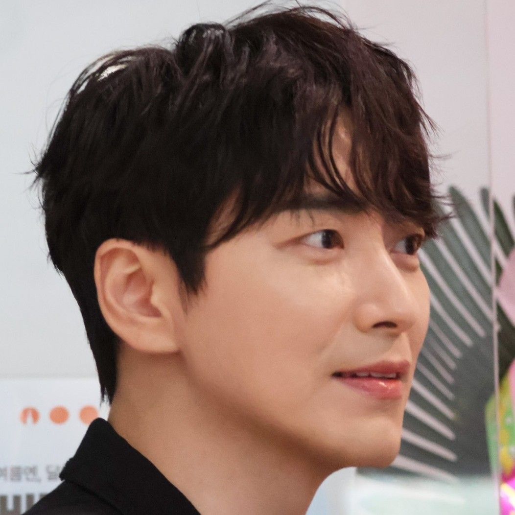Latest photo of Lee Joonhyuk