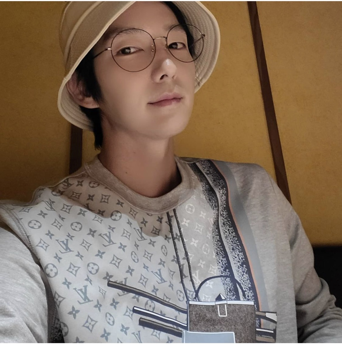 Behind-the-scenes cut of Lee Joongi