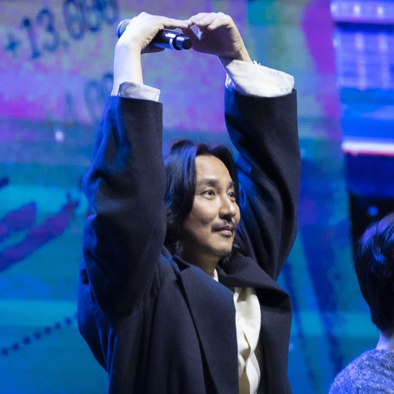 Behind-the-scenes cut of Kim Namgil