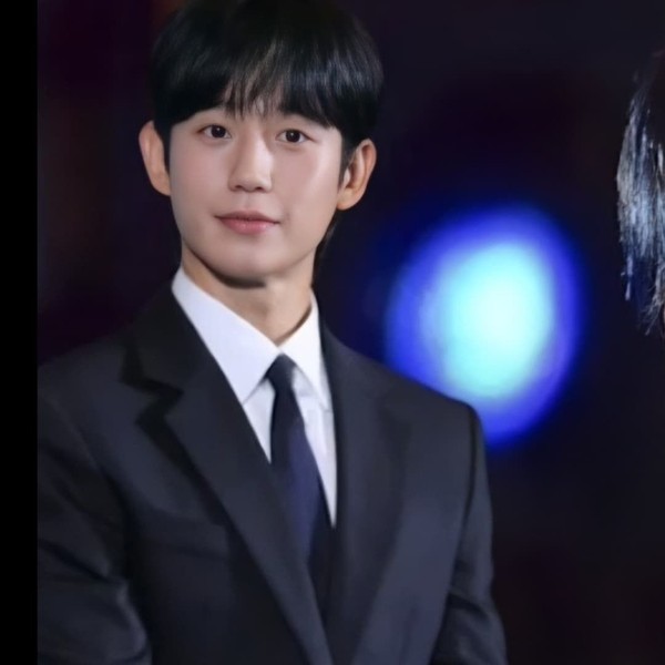 Popular profile image of Jung Haein selected by vote