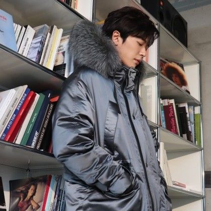 Behind-the-scenes cut of Kim Jaewook