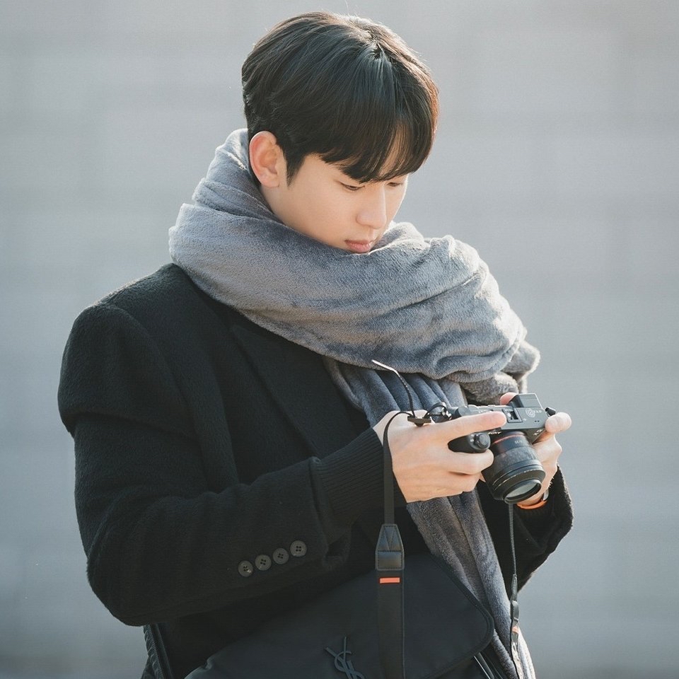 Recent activity shot of Kim Soohyun