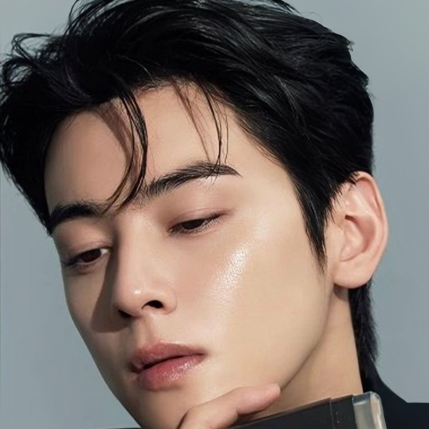 Behind-the-scenes cut of Cha Eunwoo