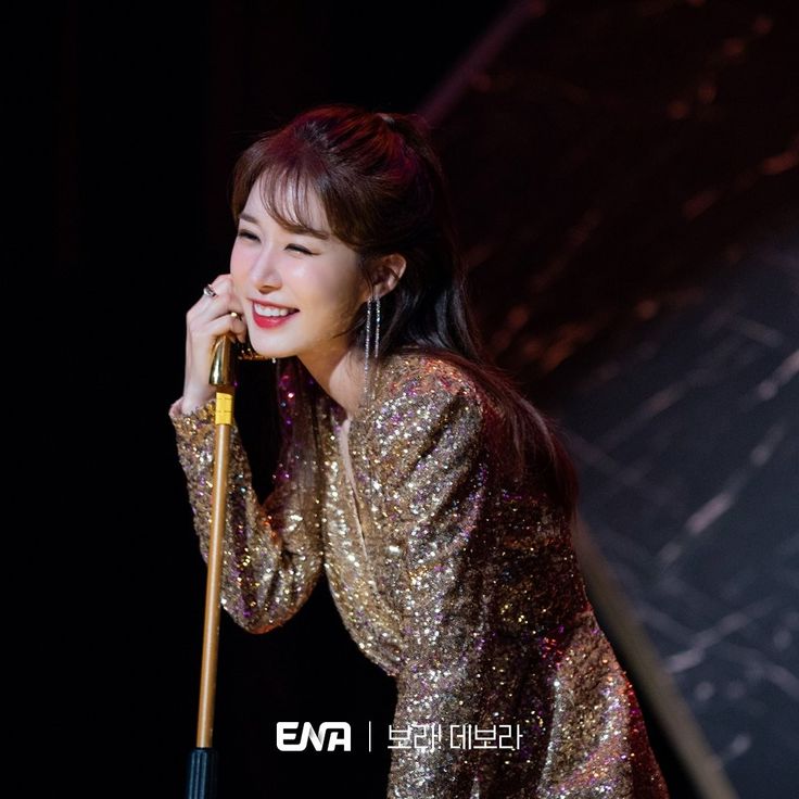 Behind-the-scenes cut of Yoo Inna