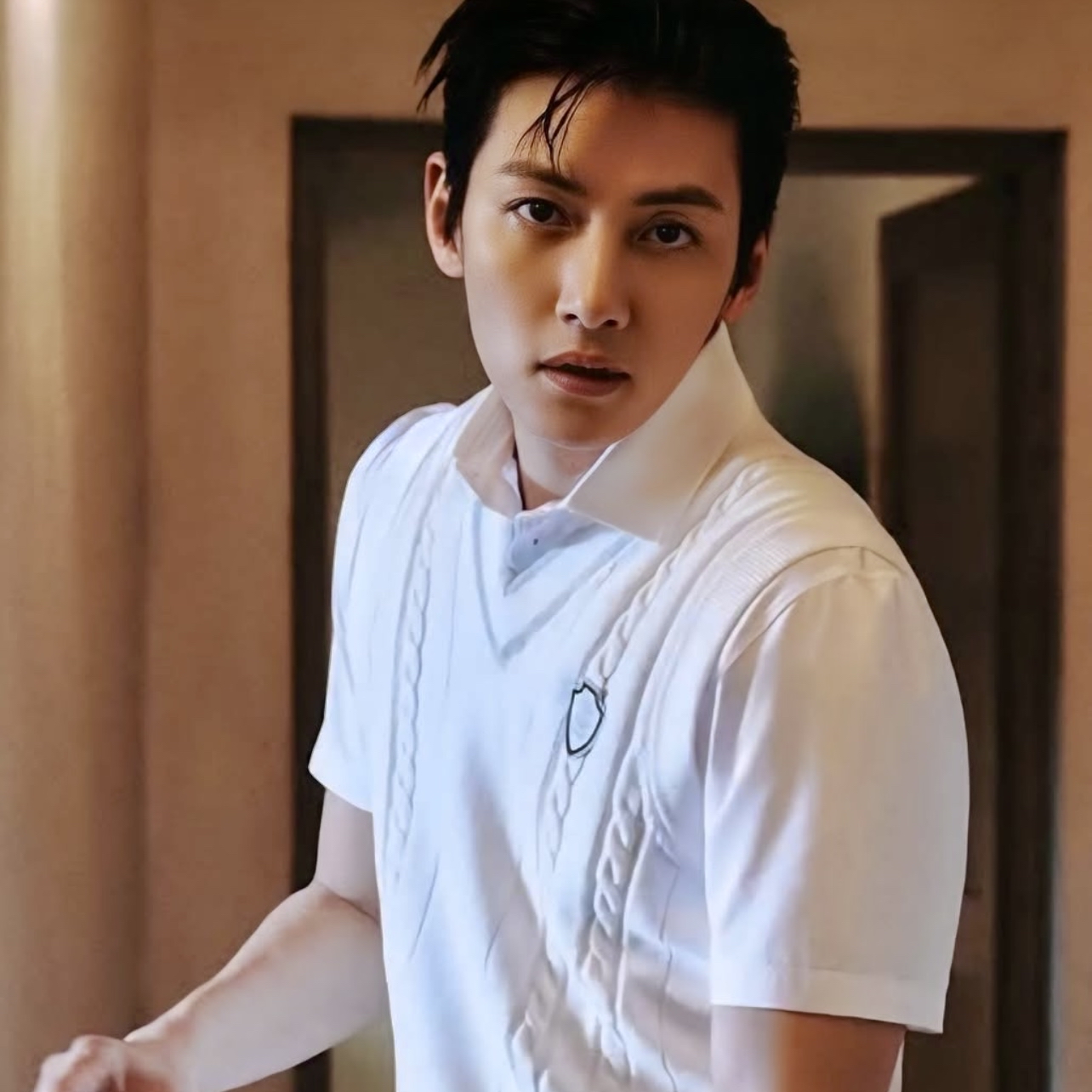 Behind-the-scenes cut of Ji Changwook