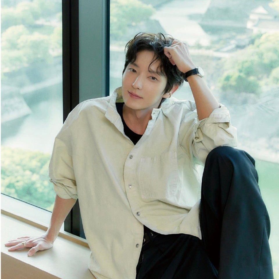 Latest photo of Lee Joongi