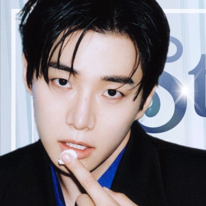 イ・ジュノの最近の活動ショット