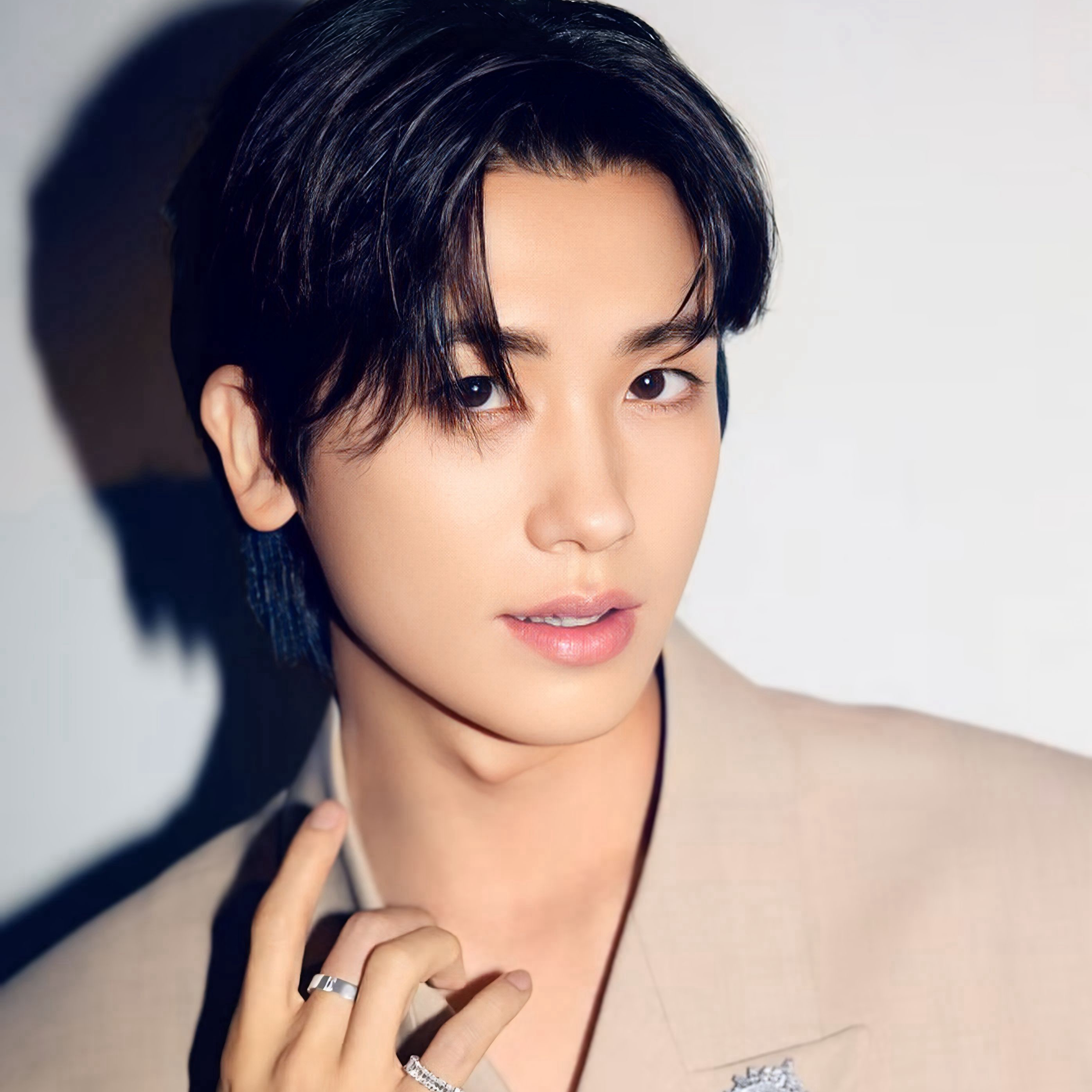 Behind-the-scenes cut of Park Hyungsik