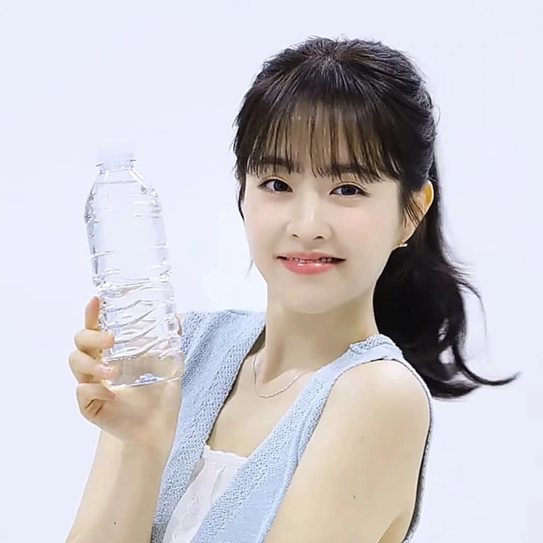 Behind-the-scenes cut of Park Boyoung