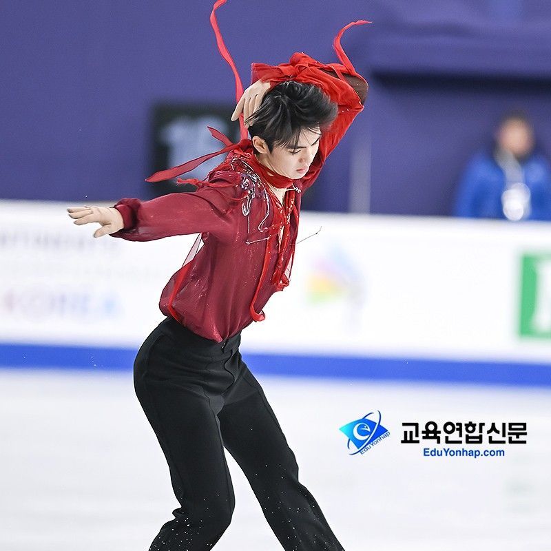 A moment captured by a fan of Cha Junhwan