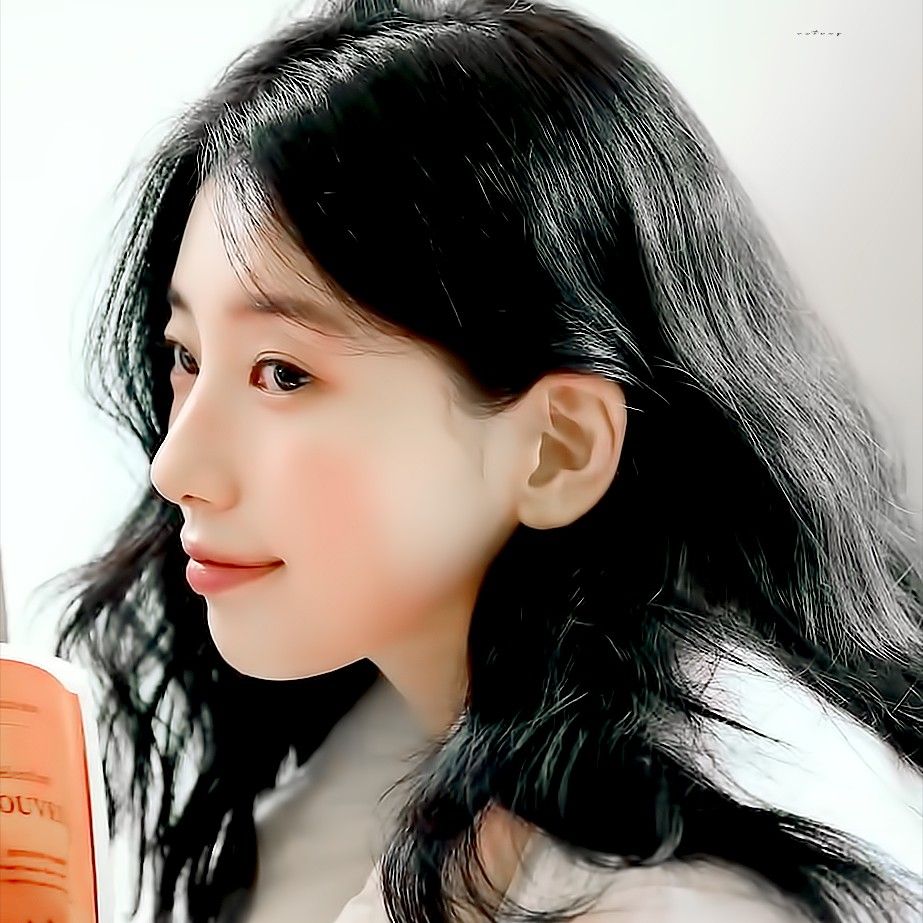 A moment captured by a fan of Bae Suzy