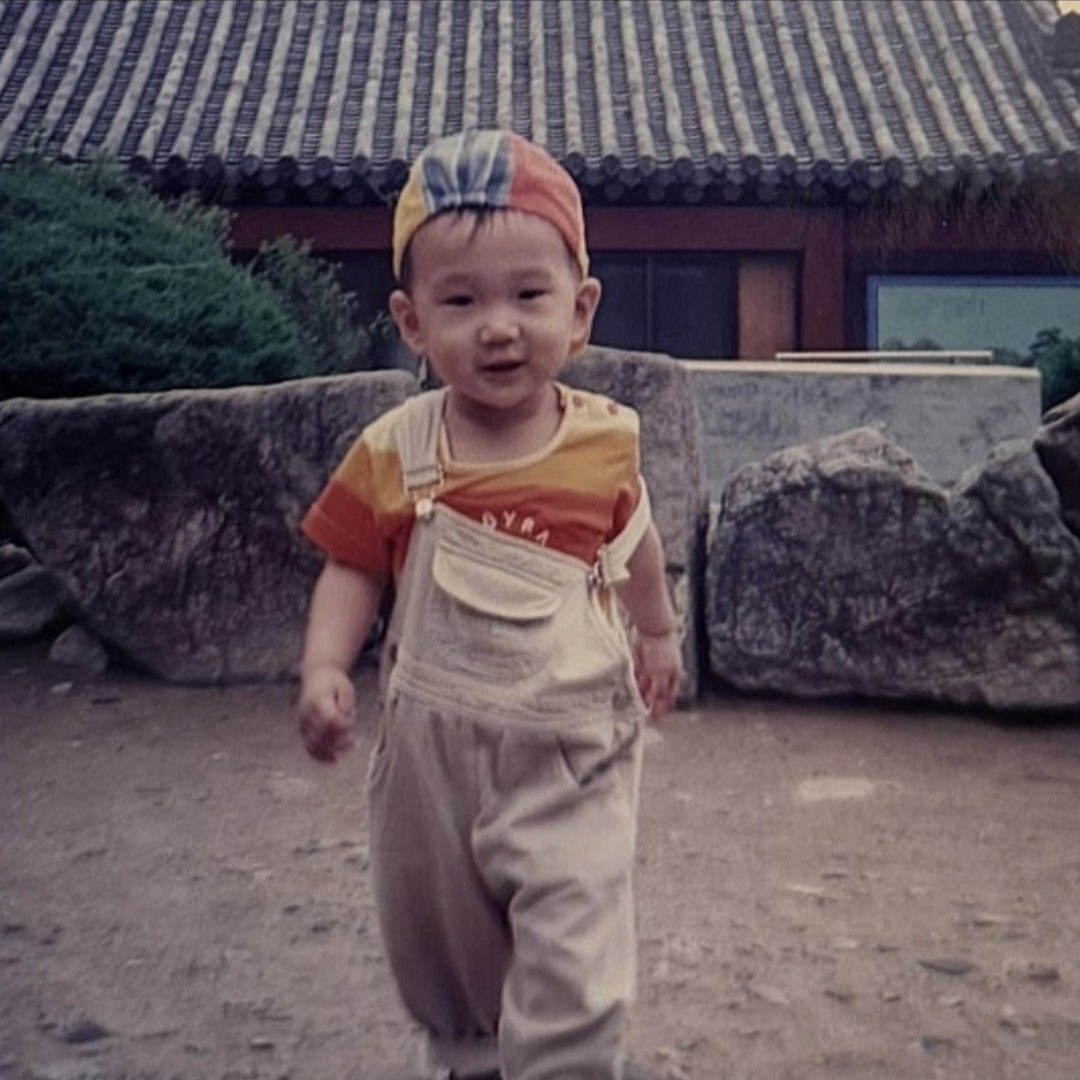 Foto terbaru dari Hwang Youngwoong