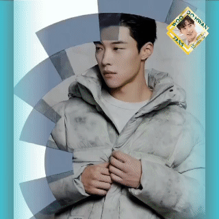 A moment captured by a fan of Woo Dohwan