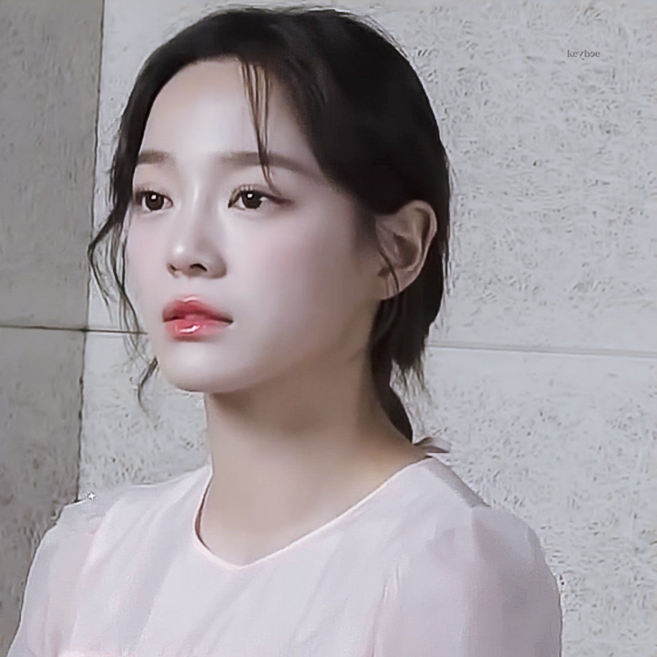 Behind-the-scenes cut of Kim Sejeong