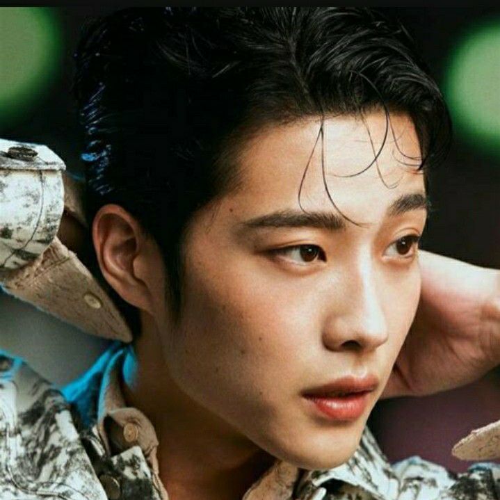 Latest photo of Lee Jongwon