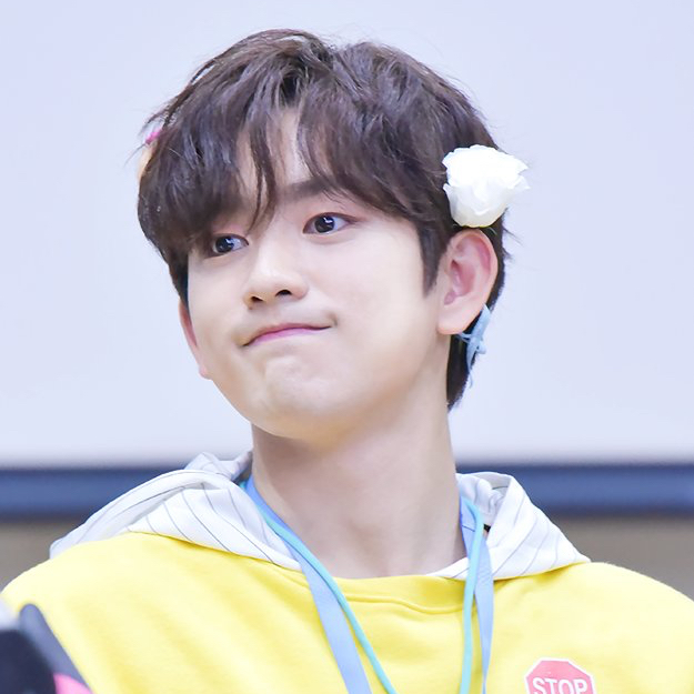 Behind-the-scenes cut of Park Jinyoung