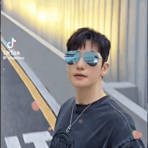 Behind-the-scenes cut of Park Sihoo