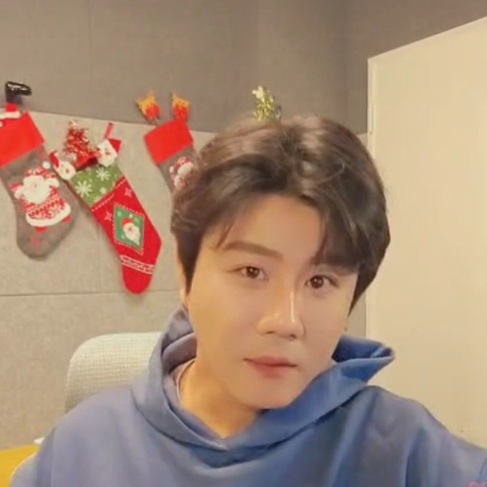 チン・ヘソンのビハインドカット