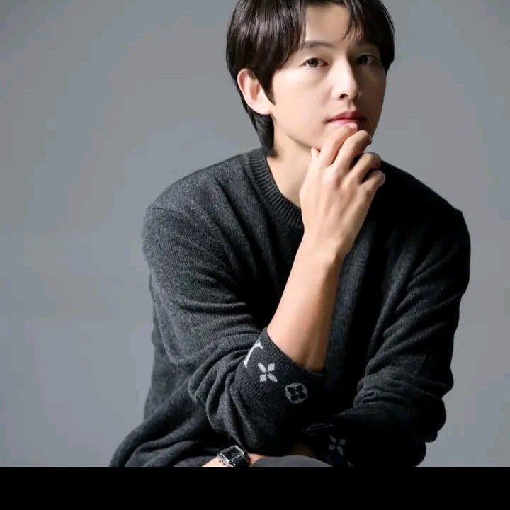 Latest photo of Song Joongki