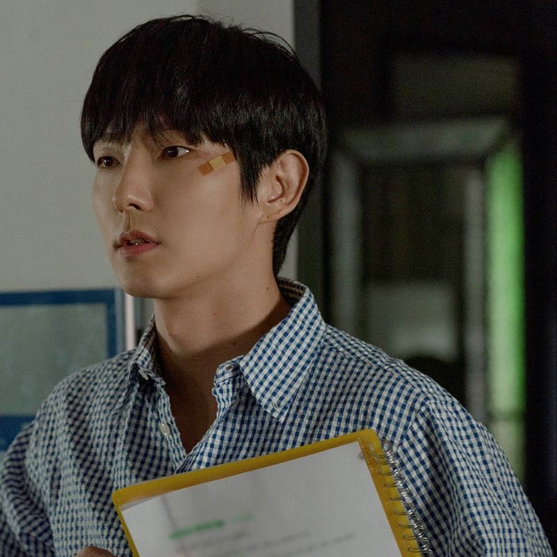 Behind-the-scenes cut of Lee Joongi