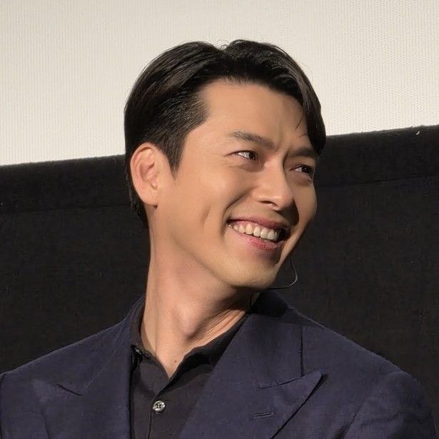 Behind-the-scenes cut of Hyun Bin