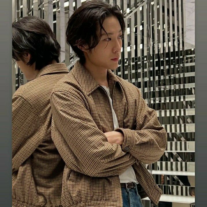 A moment captured by a fan of Lee Jongwon