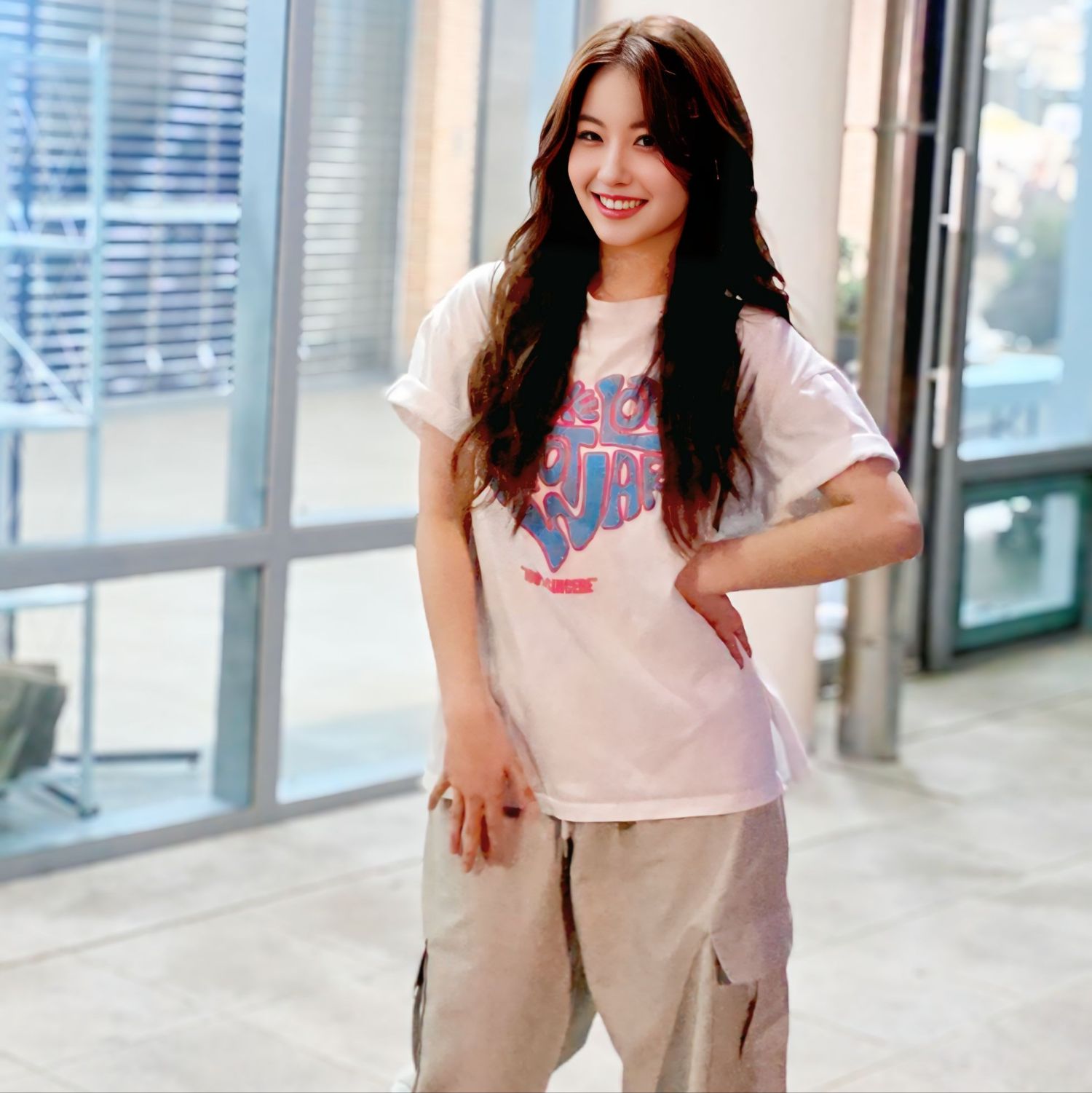 A moment captured by a fan of Oh Yujin