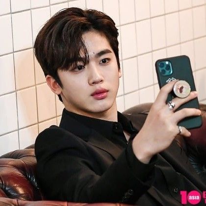 Behind-the-scenes cut of Kim Yohan