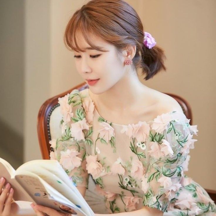 Recent activity shot of Yoo Inna