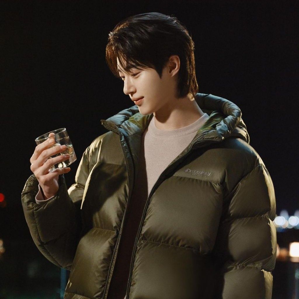 Behind-the-scenes cut of Byeon Wooseok