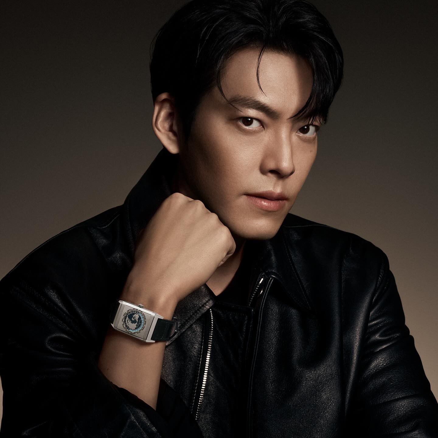 Behind-the-scenes cut of Kim Woobin