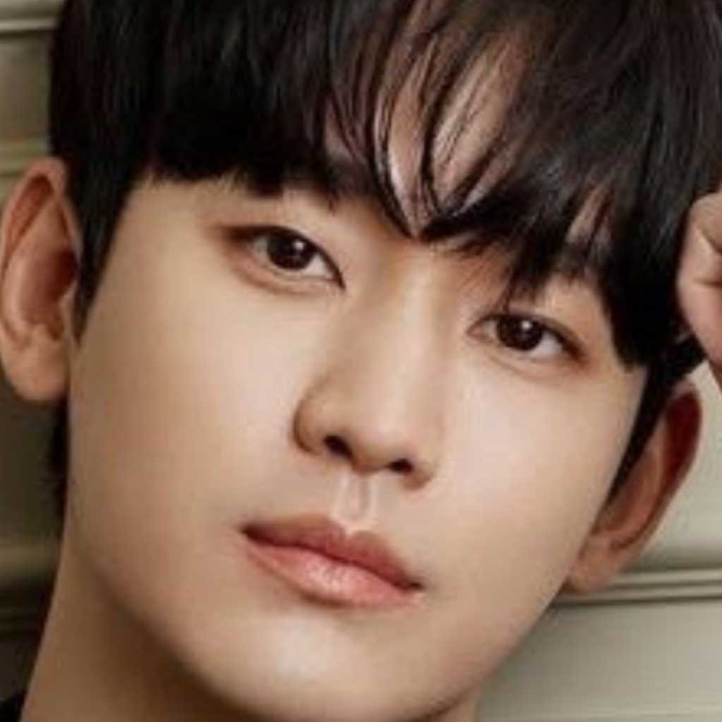 Latest photo of Kim Soohyun