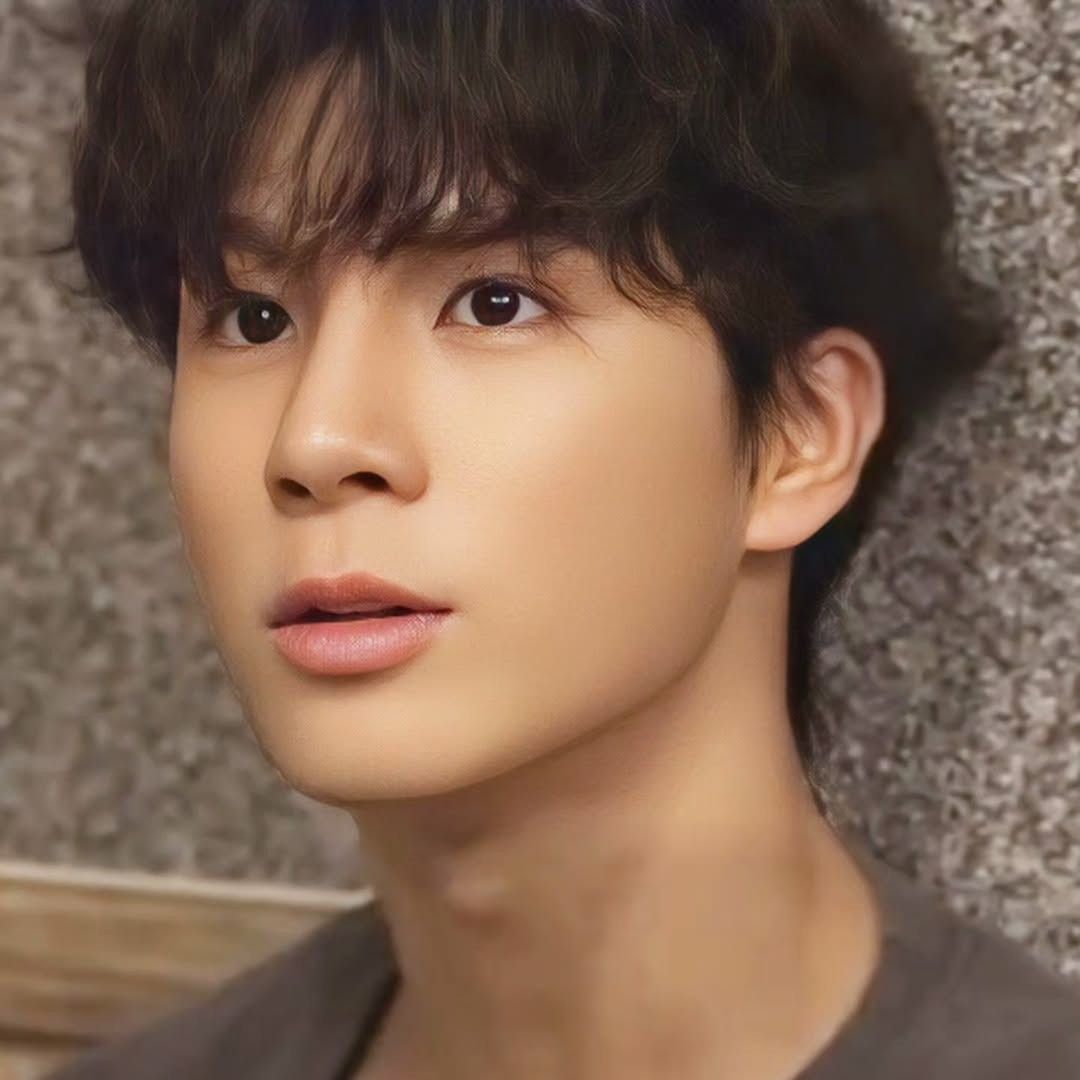 Recent activity shot of Jeong Dongwon