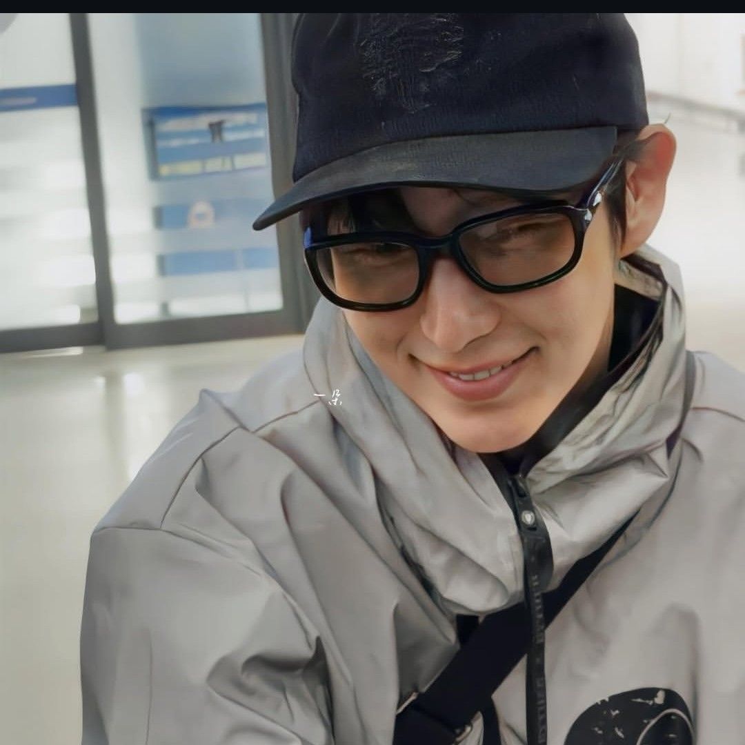 Latest photo of Lee Joongi