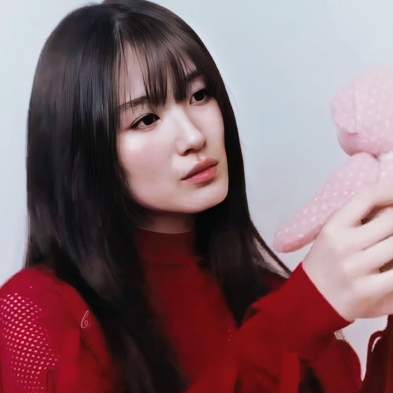 Behind-the-scenes cut of Kim Hyeyoon