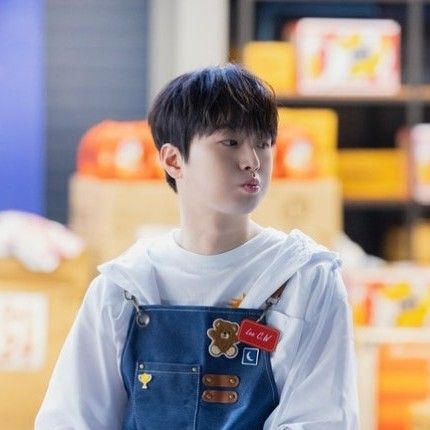 Foto kegiatan terbaru dari Lee Chanwon