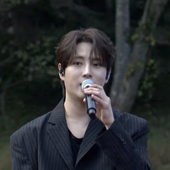 Behind-the-scenes cut of Kim Jungyeon