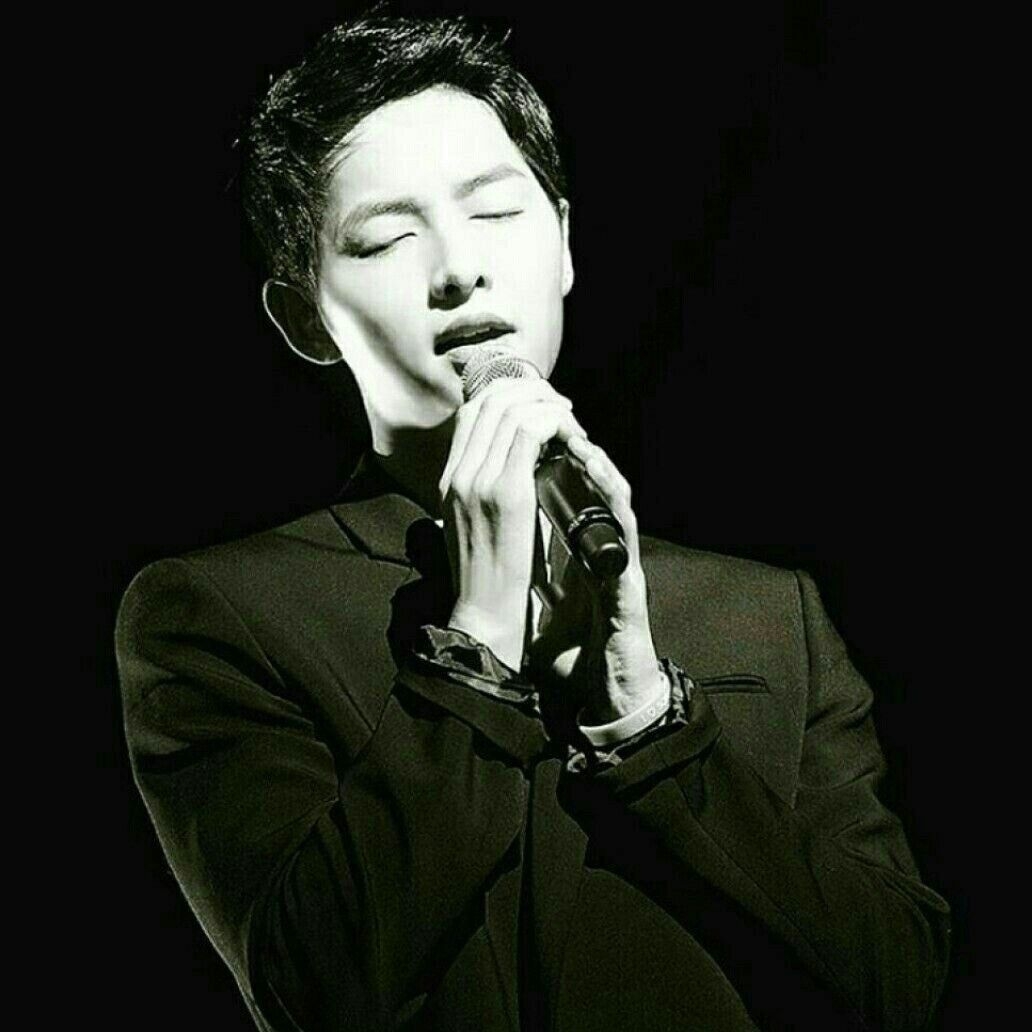 Recent activity shot of Song Joongki