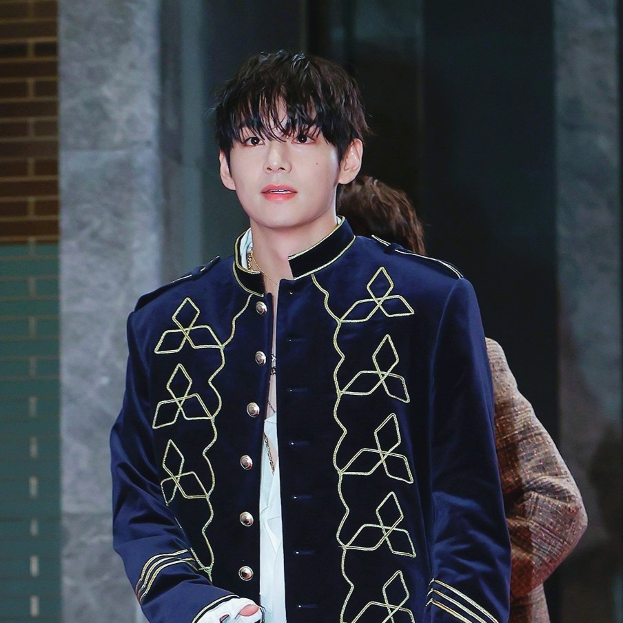 Recent activity shot of Kim Taehyung (V)