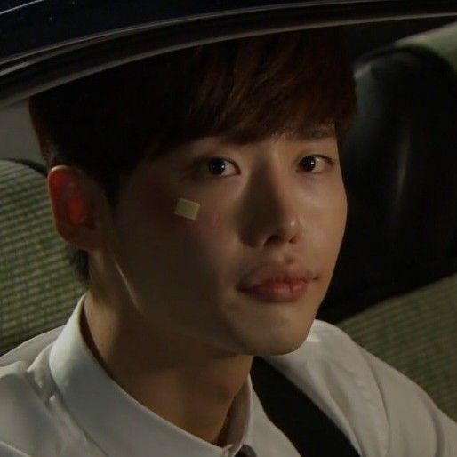 Behind-the-scenes cut of Lee Jongsuk