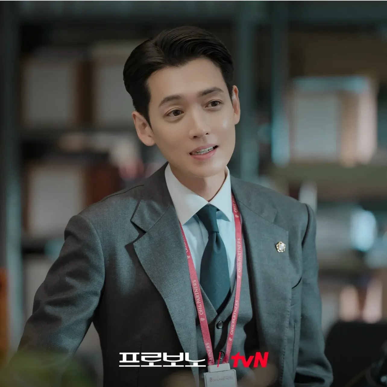 チョン・ギョンホのビハインドカット