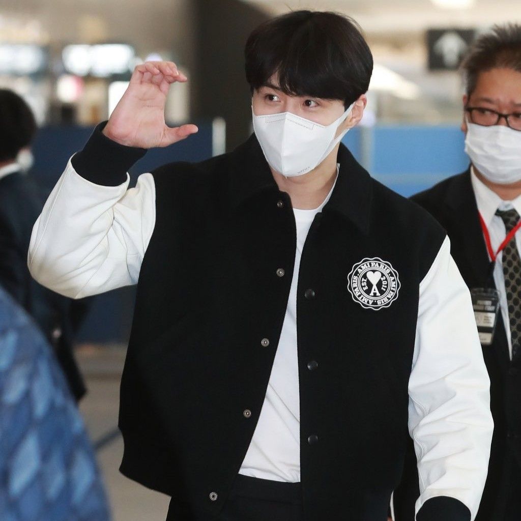 粉丝拍下的金宣虎瞬间